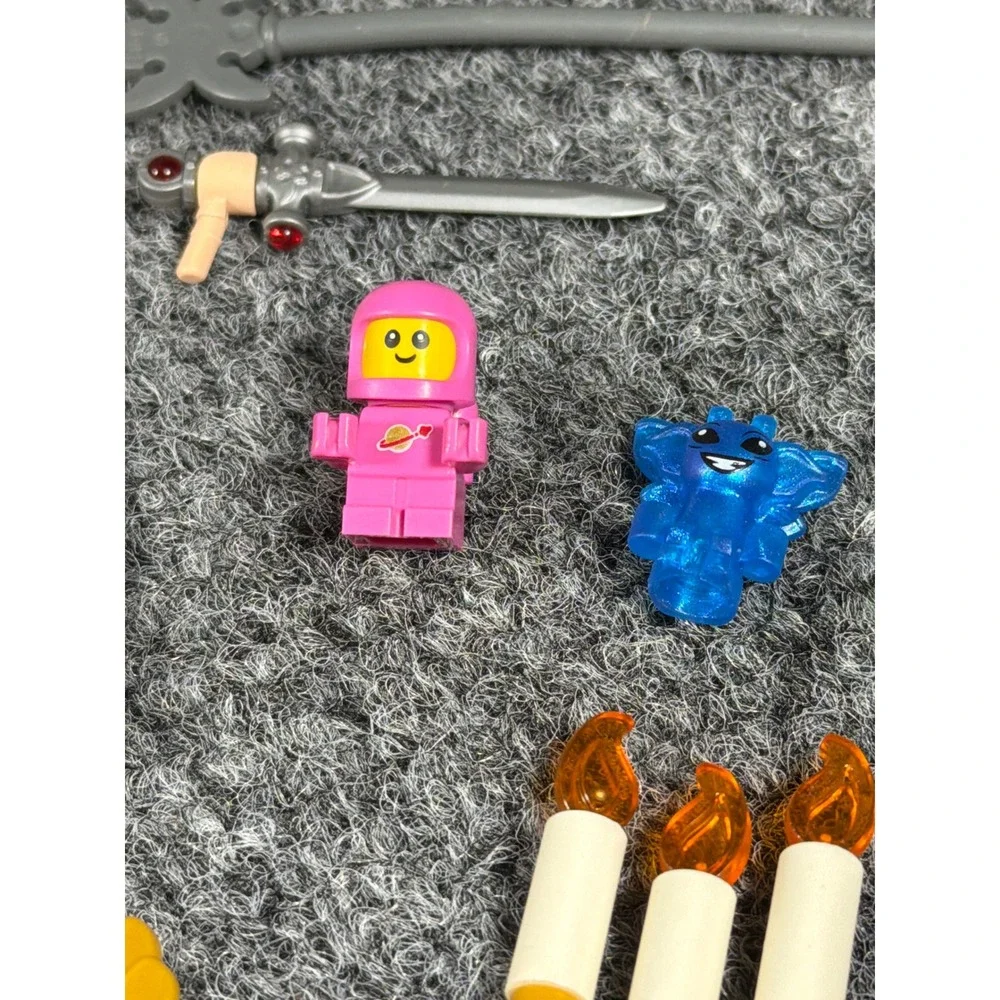Lego Minifigure and Accessories Lot